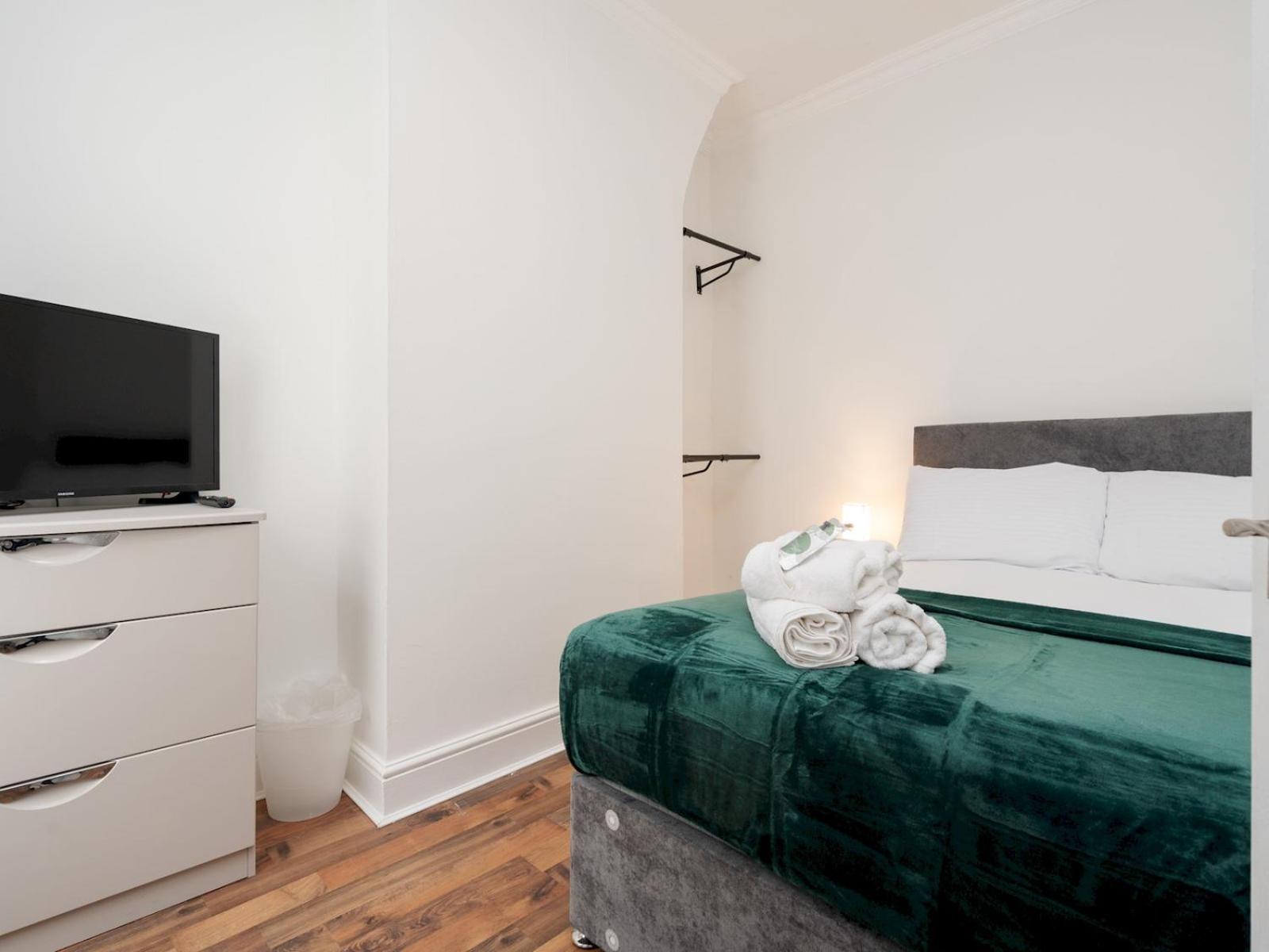 Pass The Keys Ruiskin St - Liverpool Kirkdale Terrace Sleeps 5 Parking Villa Exterior foto